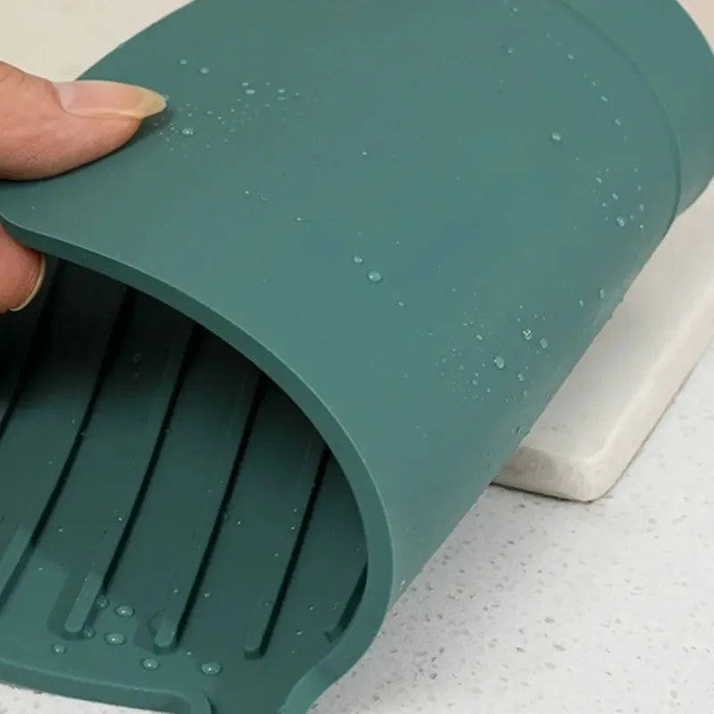 The Jixvi™ Sink Splash Guard (Self-Draining Mat)